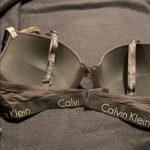 Calvin Klein Bra - Picture 2 of 3